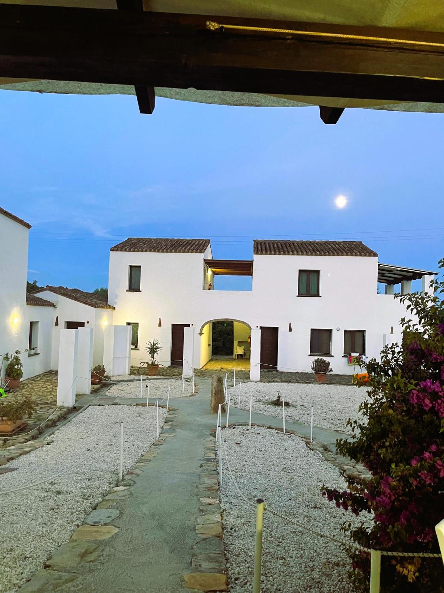 Cort'E Nastasj Hotel Tertenia Exterior photo